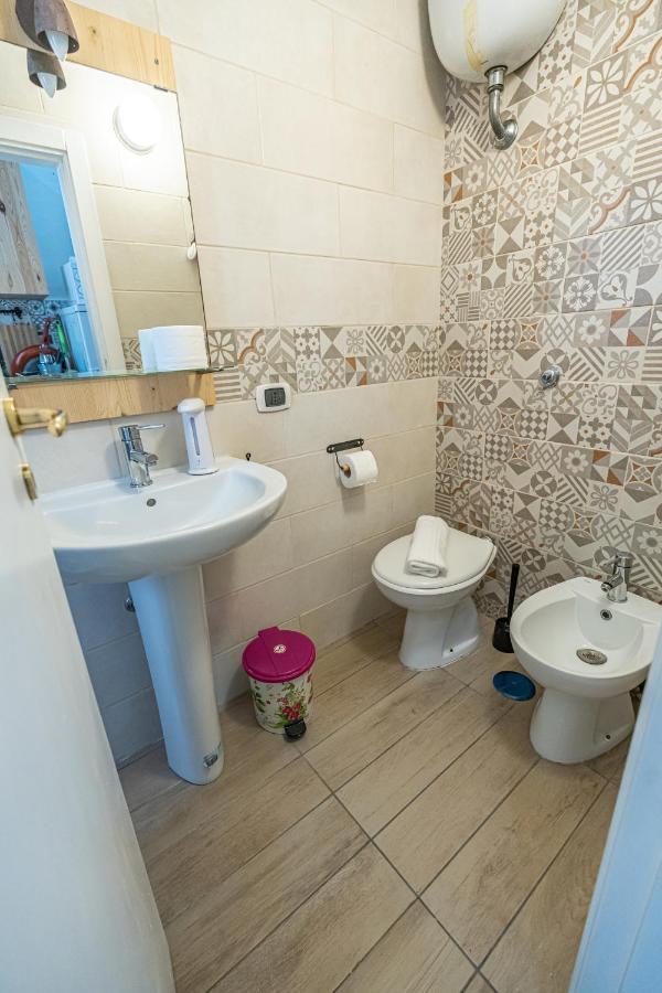 Casa Vacanze Decumano 18 Naples Exterior photo